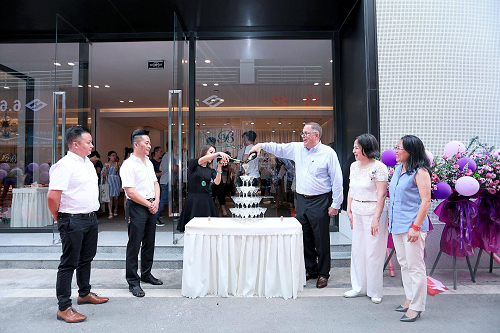 四川家具行业迎来首个国际顶尖布艺品牌，贝拉之家成都店盛大开业